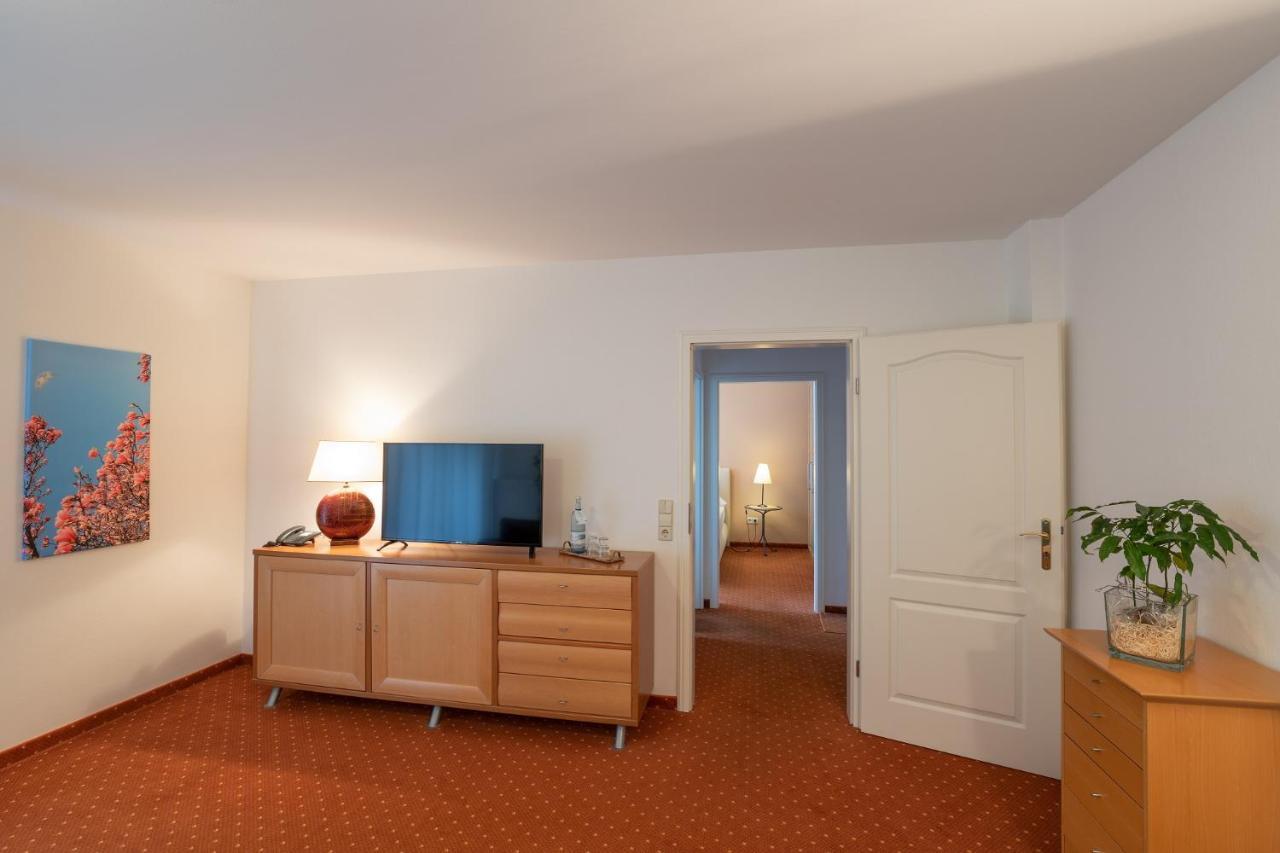 Seehotel Lindenhof Lychen Exterior photo