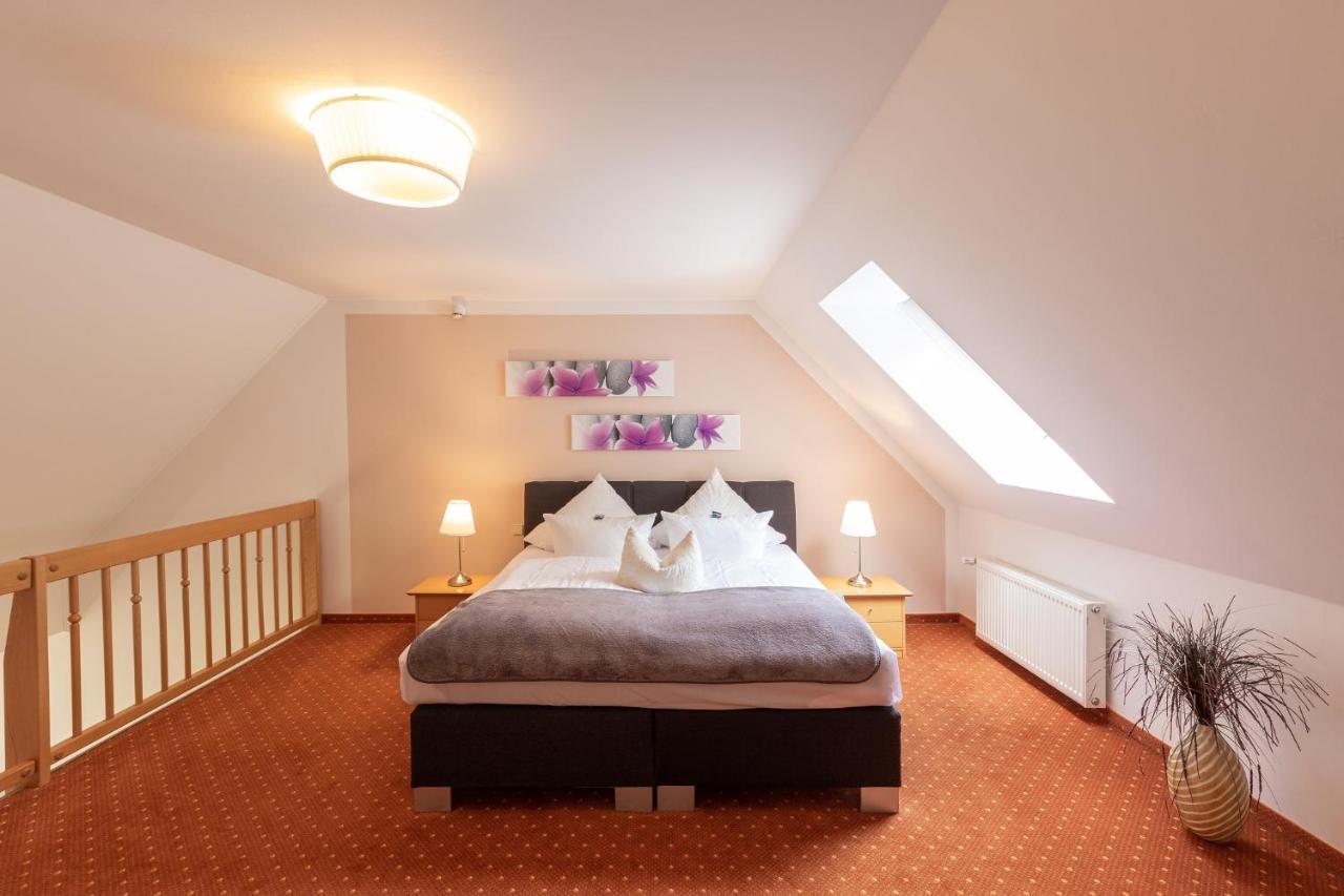 Seehotel Lindenhof Lychen Exterior photo
