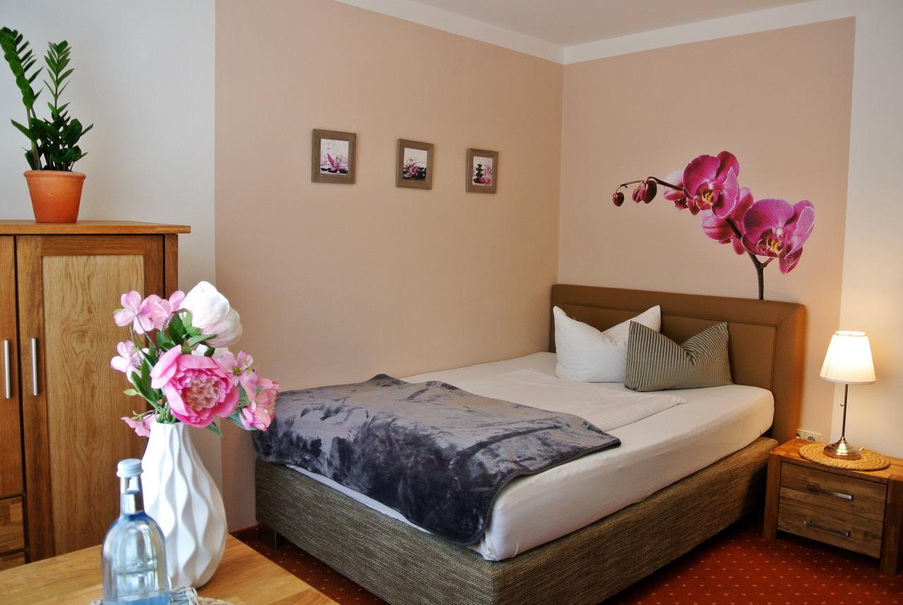 Seehotel Lindenhof Lychen Exterior photo